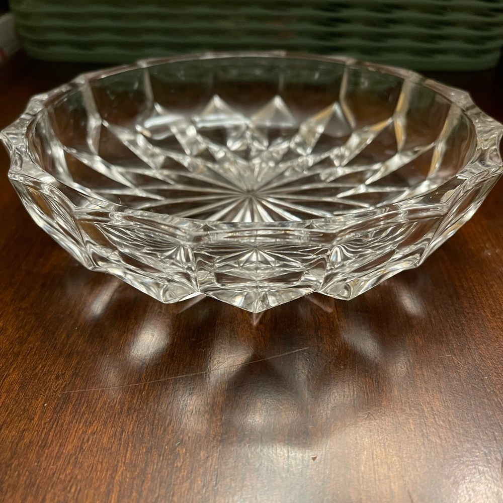 SALE BEAUTIFUL LEAD CRYSTAL BOWL DECORATIVE CUT TRIM